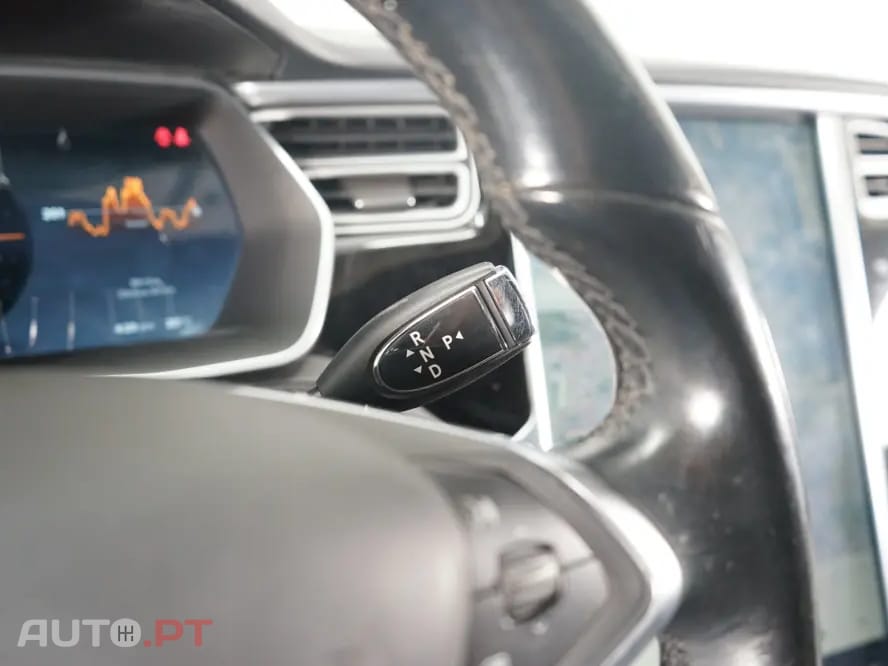 Tesla Model S 85