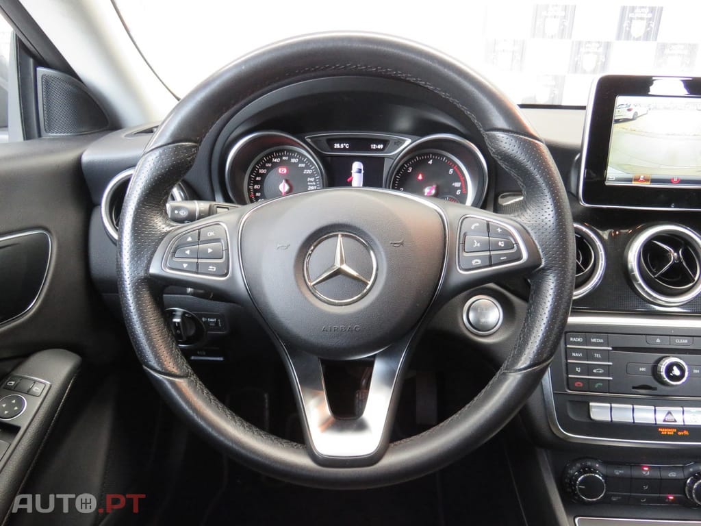 Mercedes-Benz CLA 180 d Shooting Brake