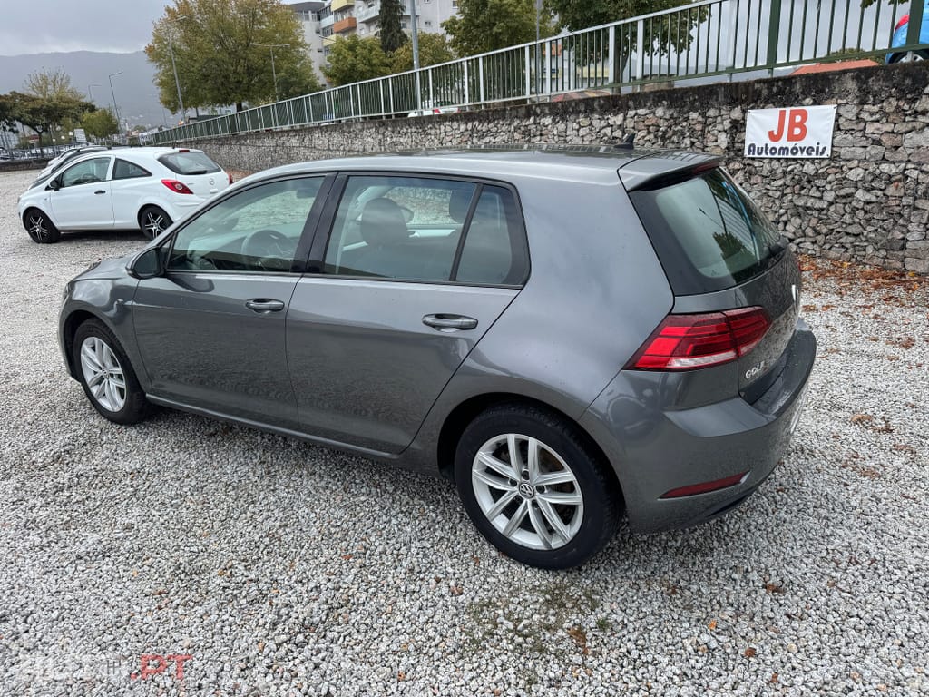 Volkswagen Golf 1.6 TDI Confortline