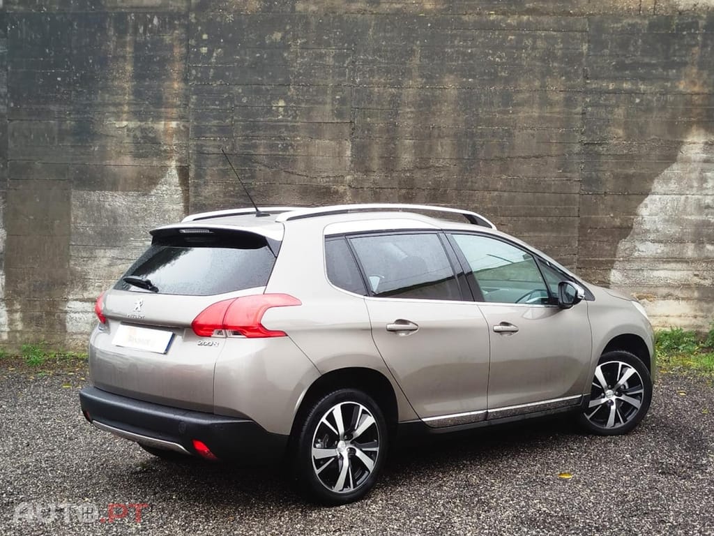 Peugeot 2008 1.2 PureTech Allure EAT6