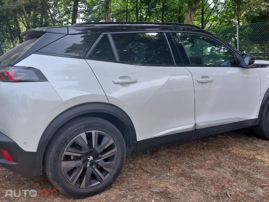 Peugeot E-2008 50 kWh GT Pack