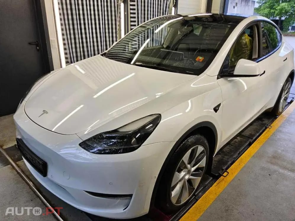 Tesla Model Y Long Range Dual Motor AWD