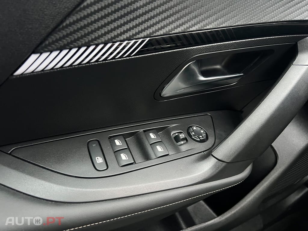 Peugeot 2008 1.2 PureTech Allure Pack EAT8