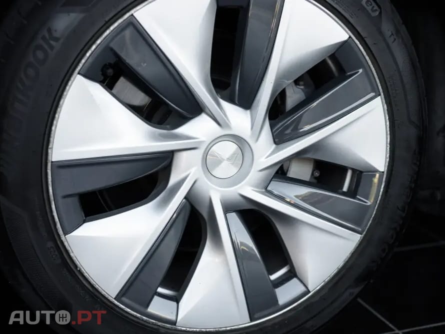Tesla Model Y Long Range Dual Motor AWD