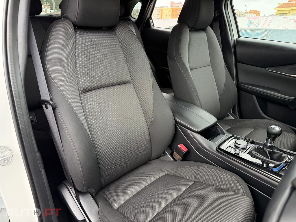 Mazda CX-30 2.0 e-Skyactiv-G Exclusive-line