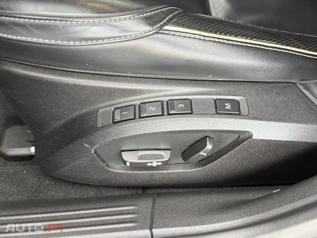 Volvo V40 1.6 D2 R-Design Momentum
