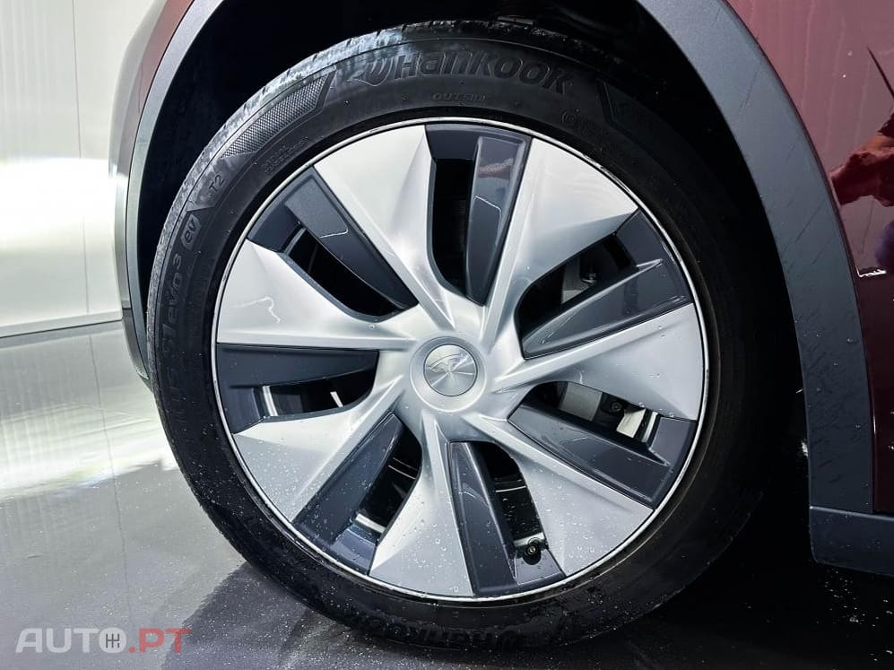 Tesla Model Y Long Range RWD