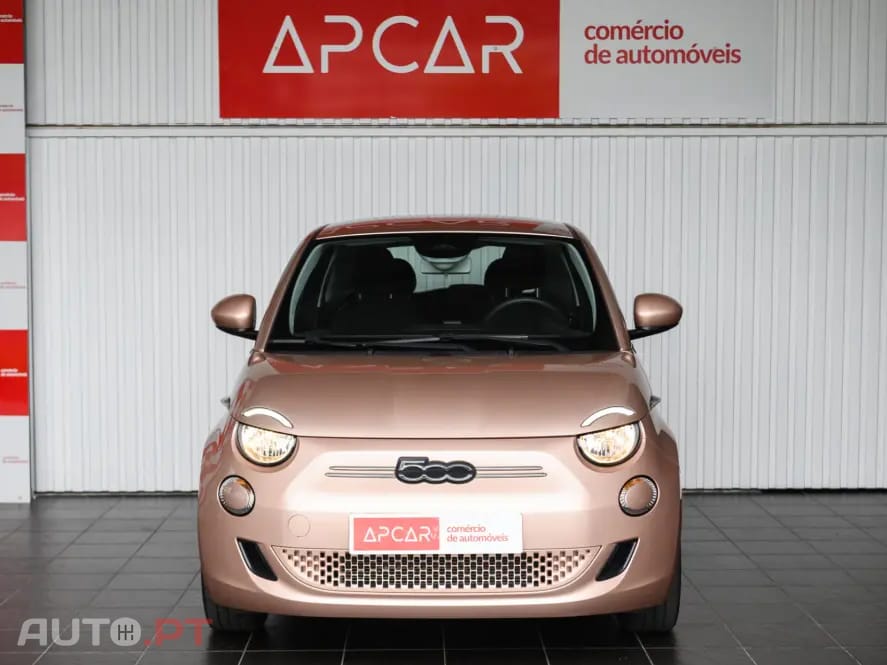 Fiat 500e Action