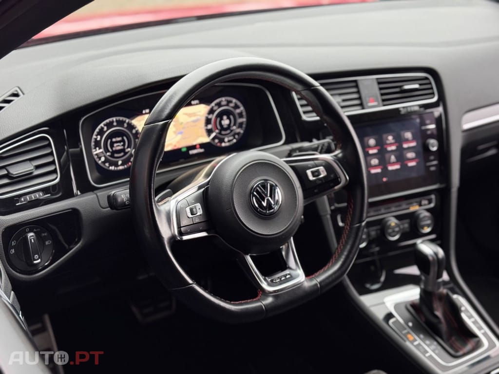 Volkswagen Golf 2.0 TSI GTI DSG Performance