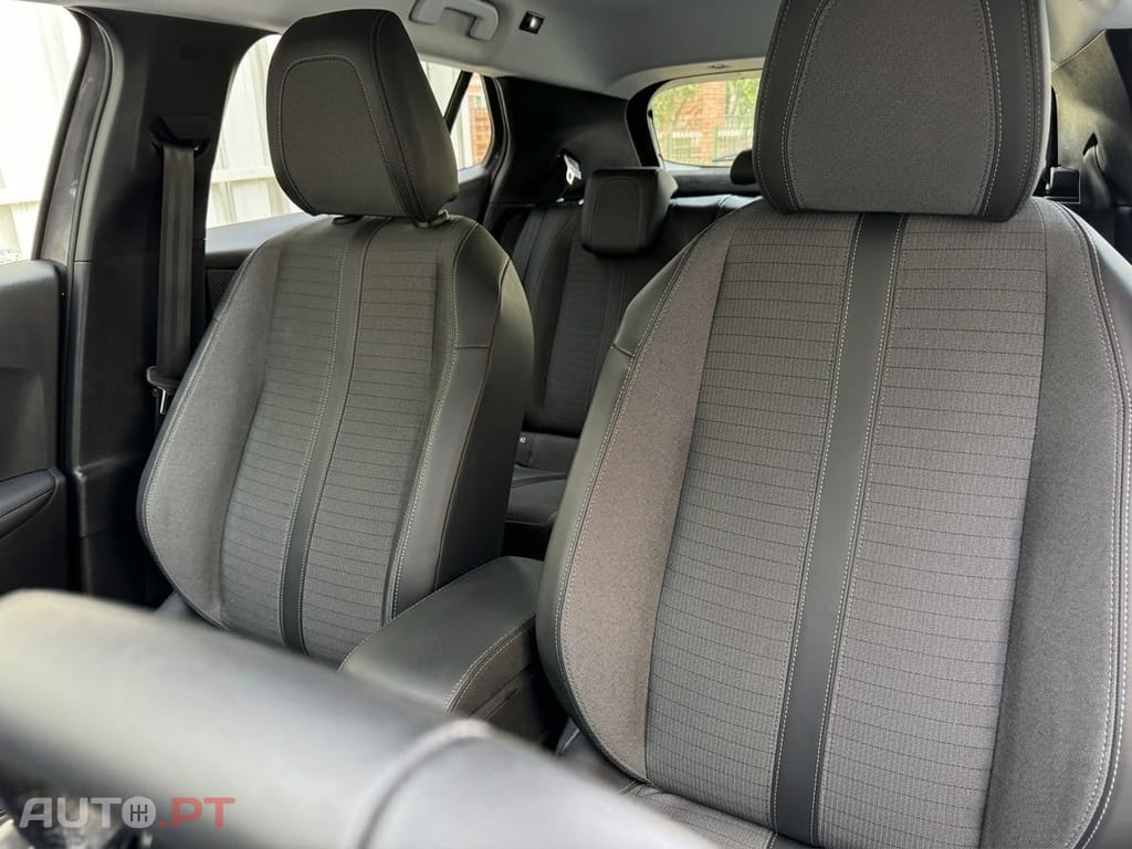 Peugeot 2008 1.2 PureTech Allure Pack EAT8
