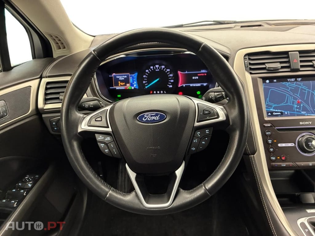 Ford Mondeo 2.0 HEV Vignale