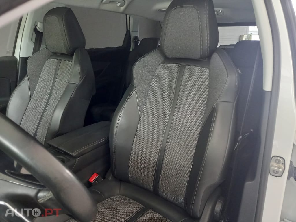 Peugeot 5008 1.5 BlueHDi Allure EAT8