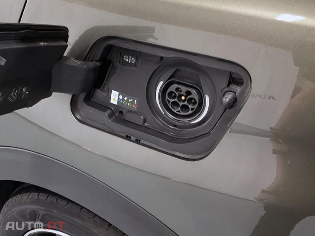 Peugeot 3008 1.6 Hybrid Allure e-EAT8
