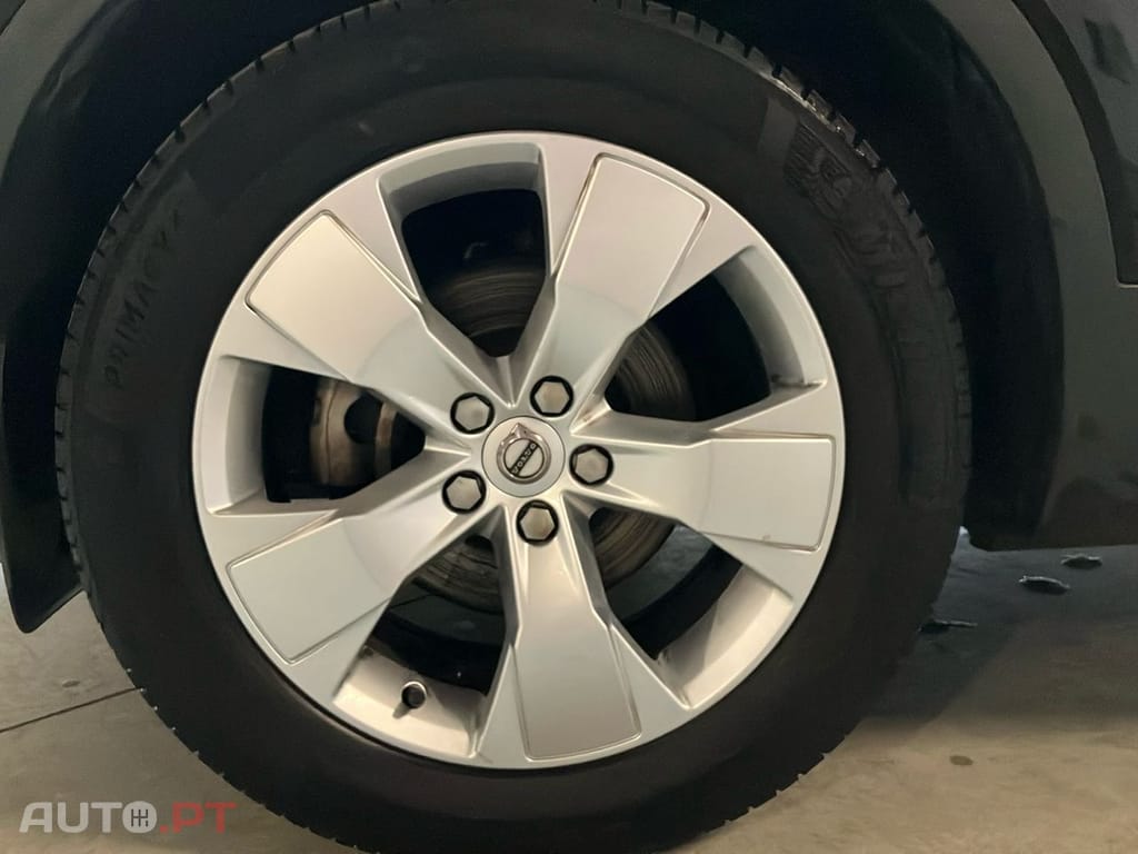 Volvo XC40 1.5 T3 Momentum Plus