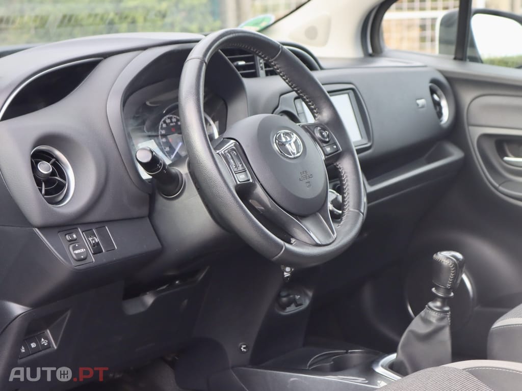Toyota Yaris 1.5 VVT-i 20 Anos