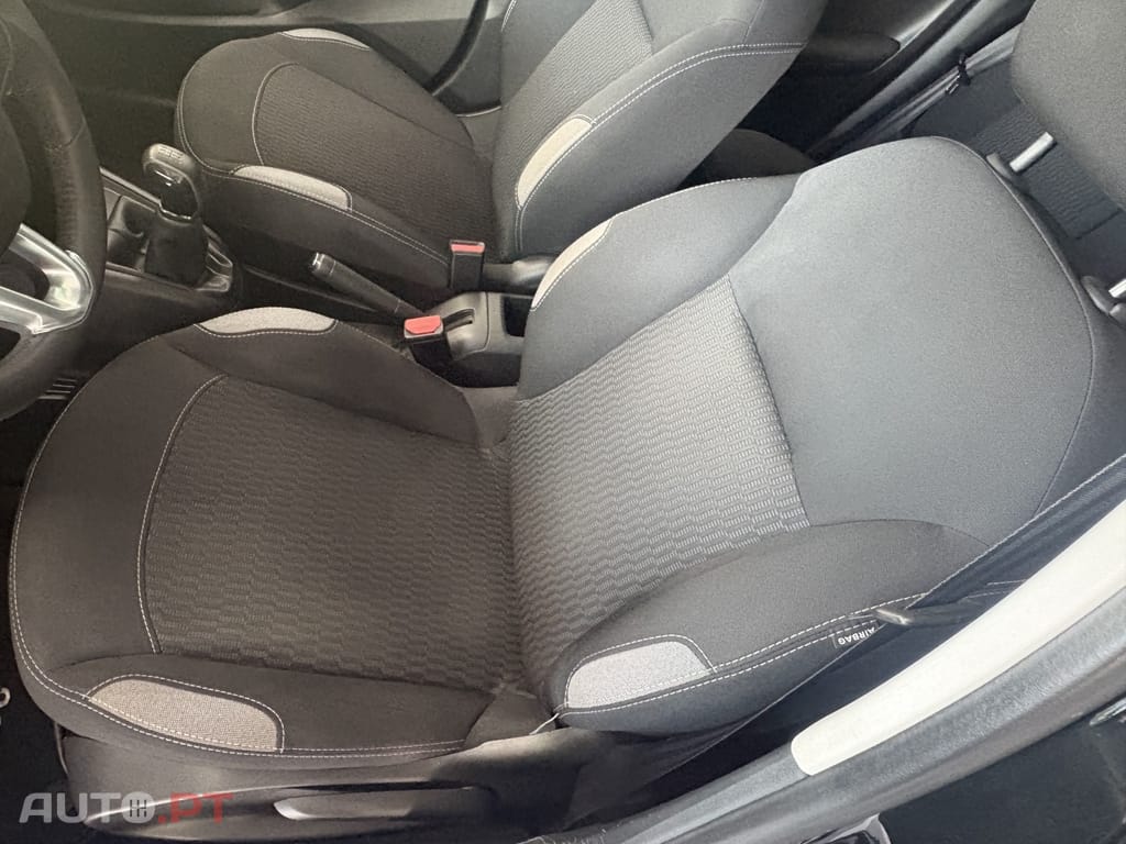 Peugeot 208 1.2 PureTech Signature