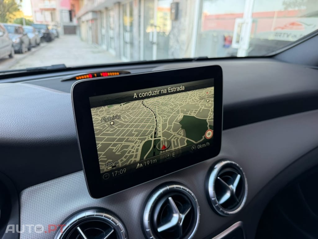 Mercedes-Benz CLA 180 d Shooting Brake Urban