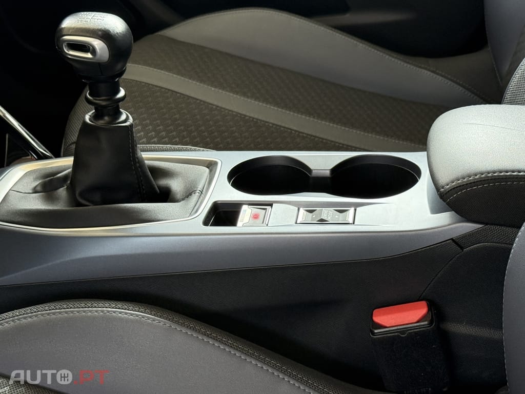 Peugeot 2008 1.2 PureTech Allure