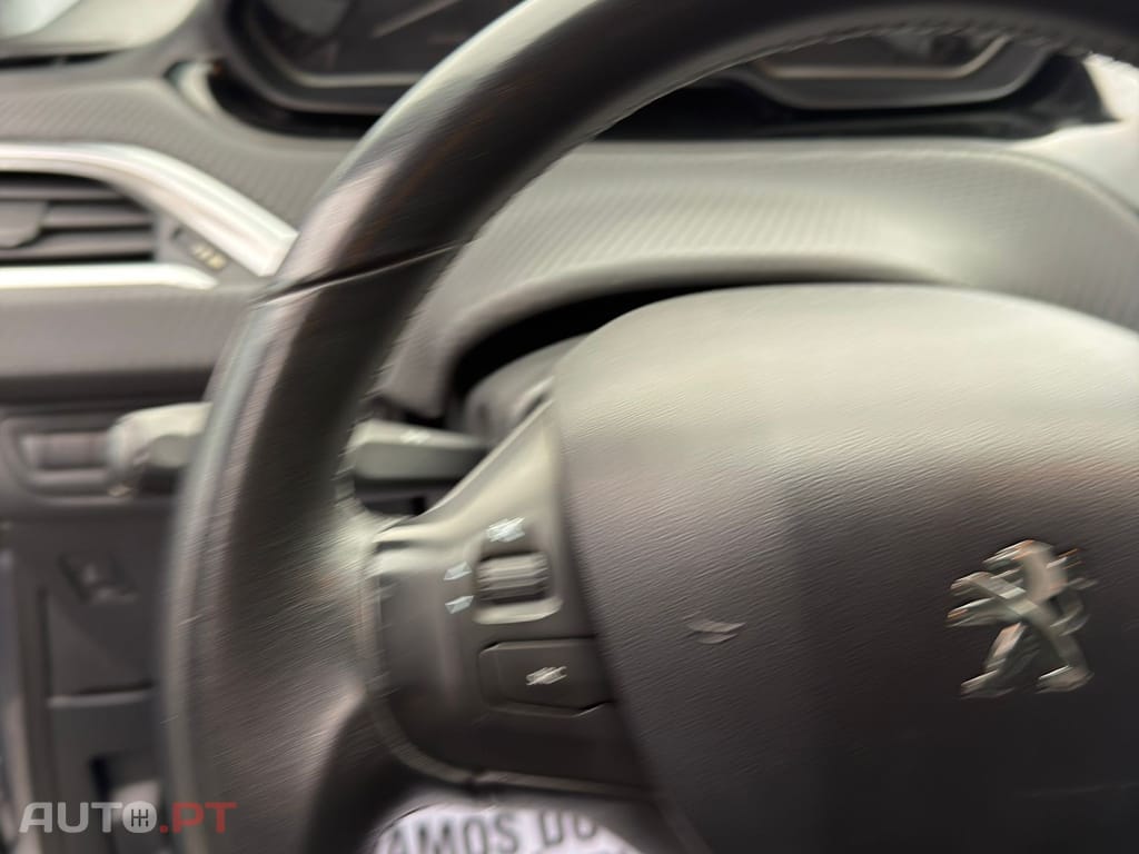 Peugeot 2008 1.2 PureTech Active