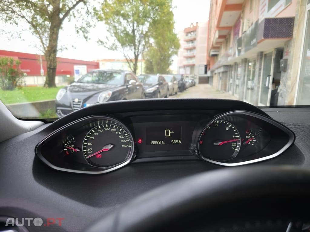 Peugeot 308 SW 1.6 BlueHDi Style J17