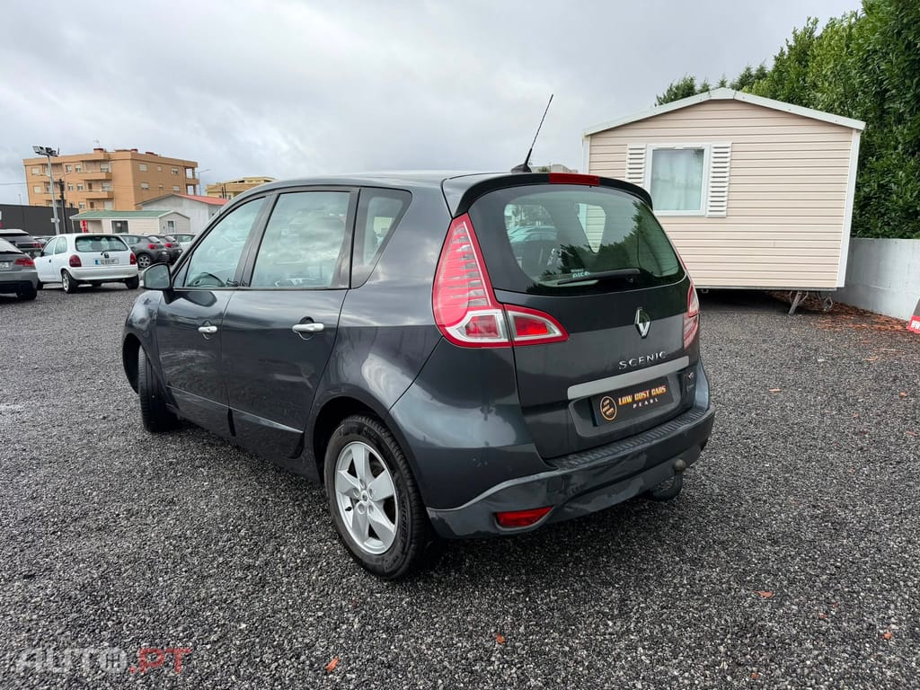 Renault Scénic 1.9 dCi FAP Dynamique