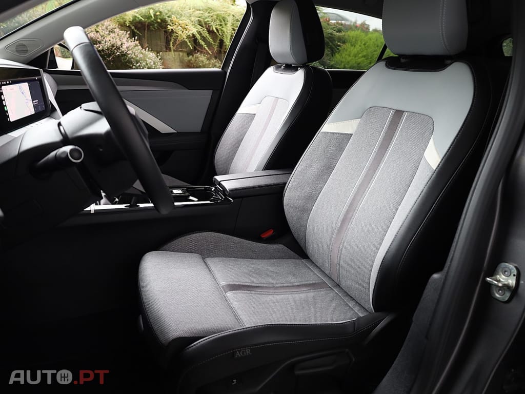 Opel Astra 1.2 T Elegance