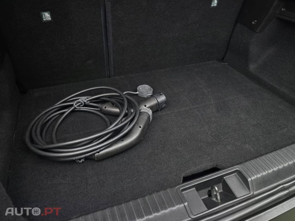 Renault Captur 1.6 E-TECH PLUG-IN INTENSE