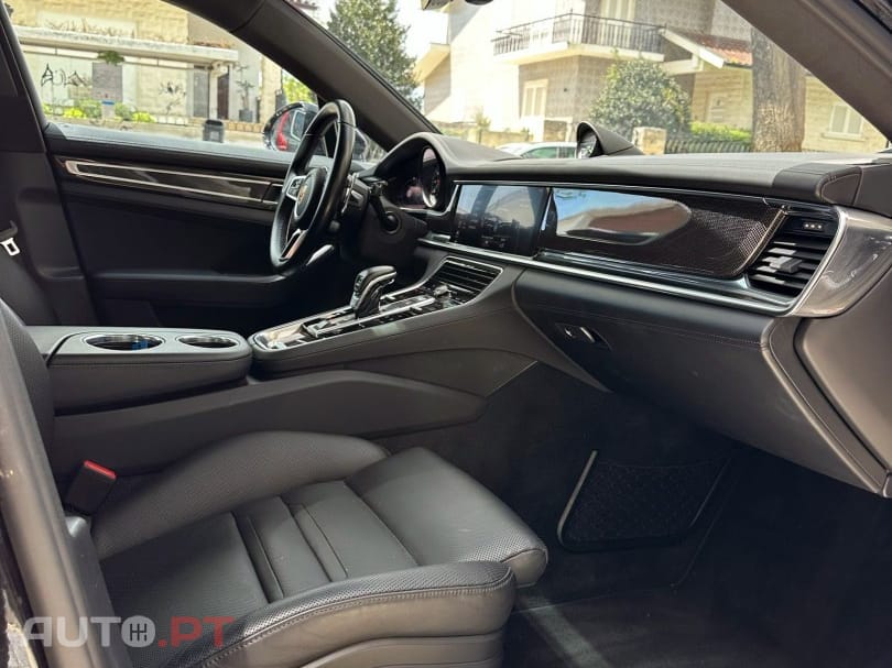Porsche Panamera 4 E-Hybrid