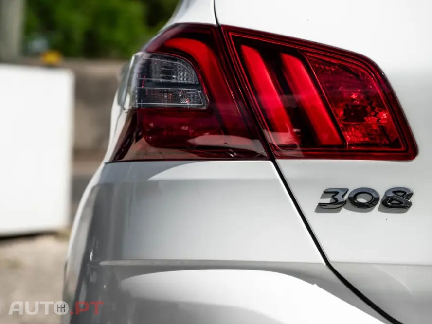 Peugeot 308 1.5 BlueHDi Business Line