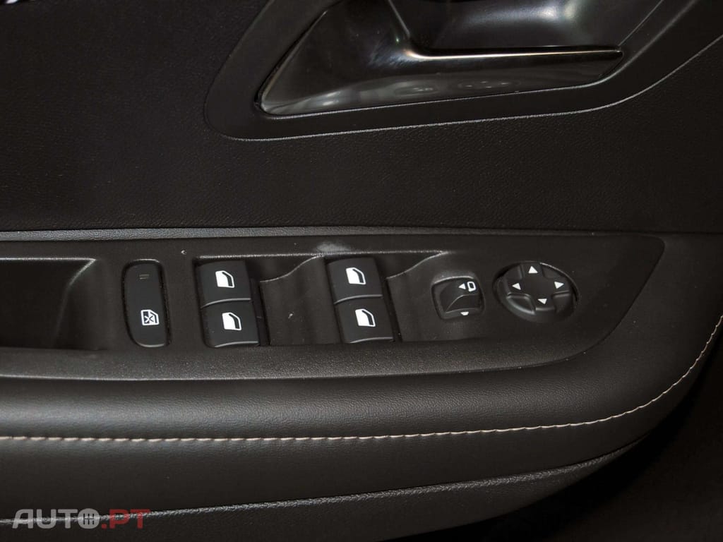 Peugeot 208 1.2 Hybrid Allure e-DCS6