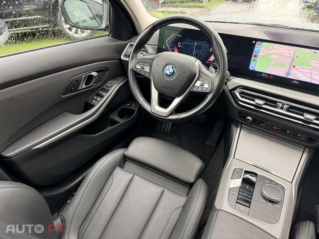 BMW 330 e Touring Corporate Edition Auto