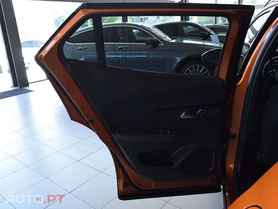 Peugeot 2008 1.5 BLUEHDI GT EAT8