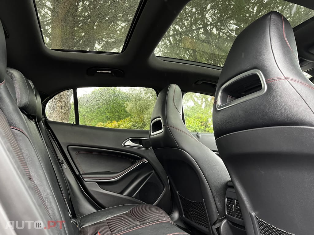 Mercedes-Benz GLA 220 Automático