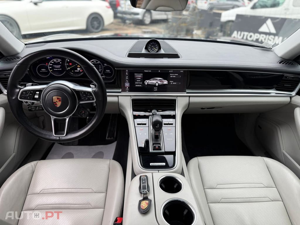 Porsche Panamera 4 E-Hybrid