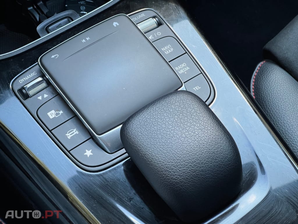 Mercedes-Benz A 250 e 8G-DCT AMG Line