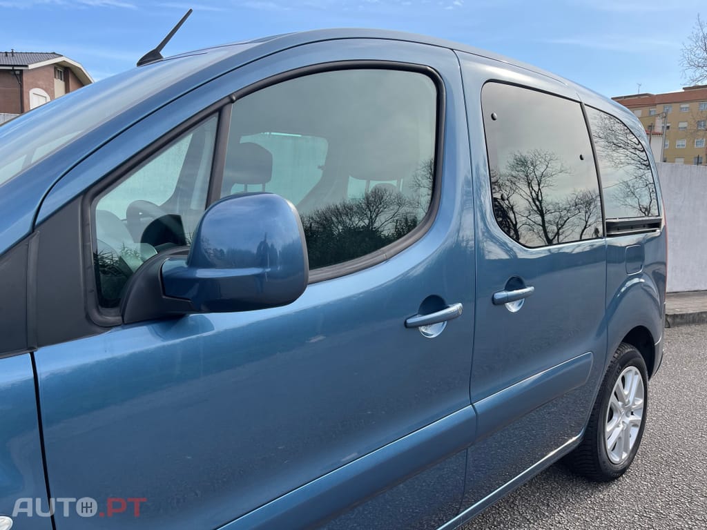 Peugeot E-Partner 50 kWh Premium Standard