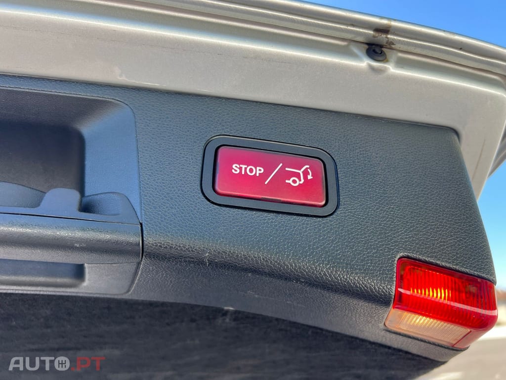 Mercedes-Benz E 300 BlueTEC Hybrid Avantgarde