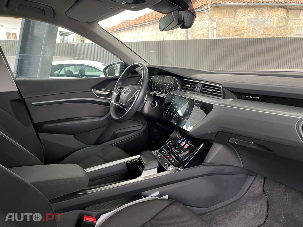 Audi Q8 E-Tron 55 quattro S line