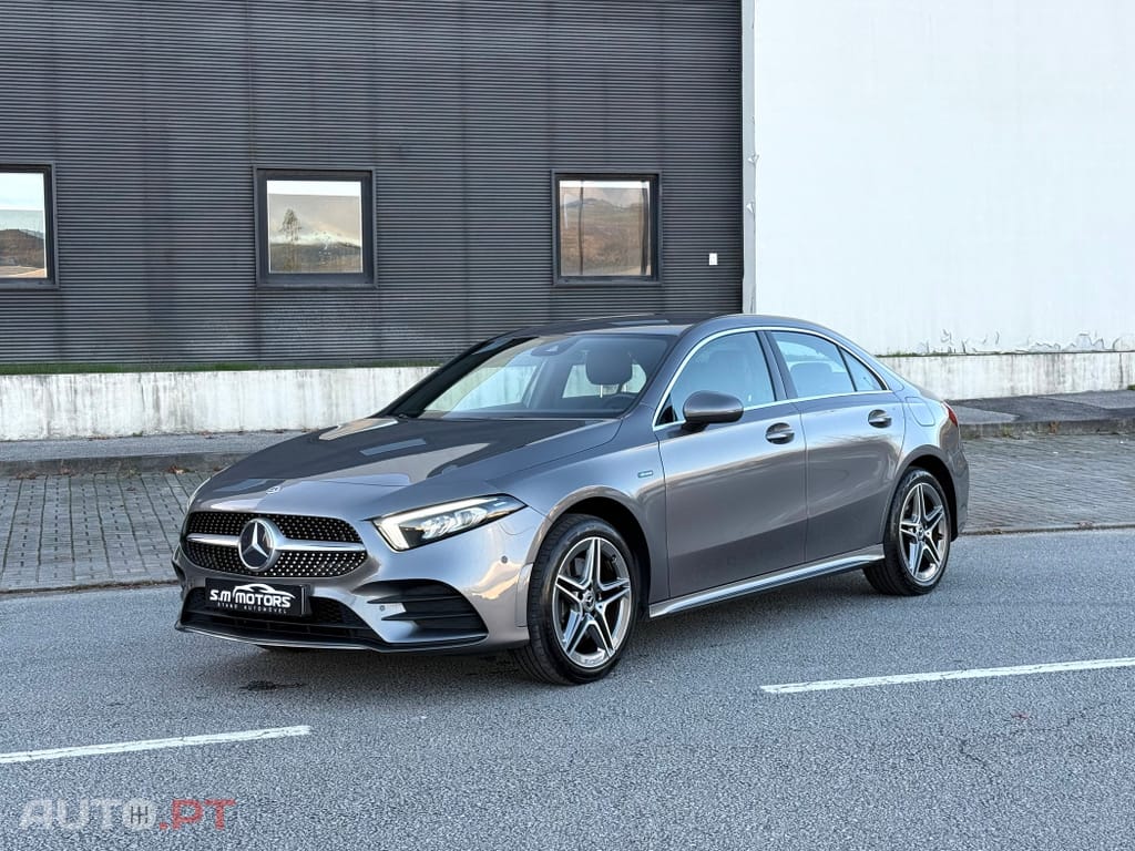 Mercedes-Benz A 250 e 8G-DCT AMG Line