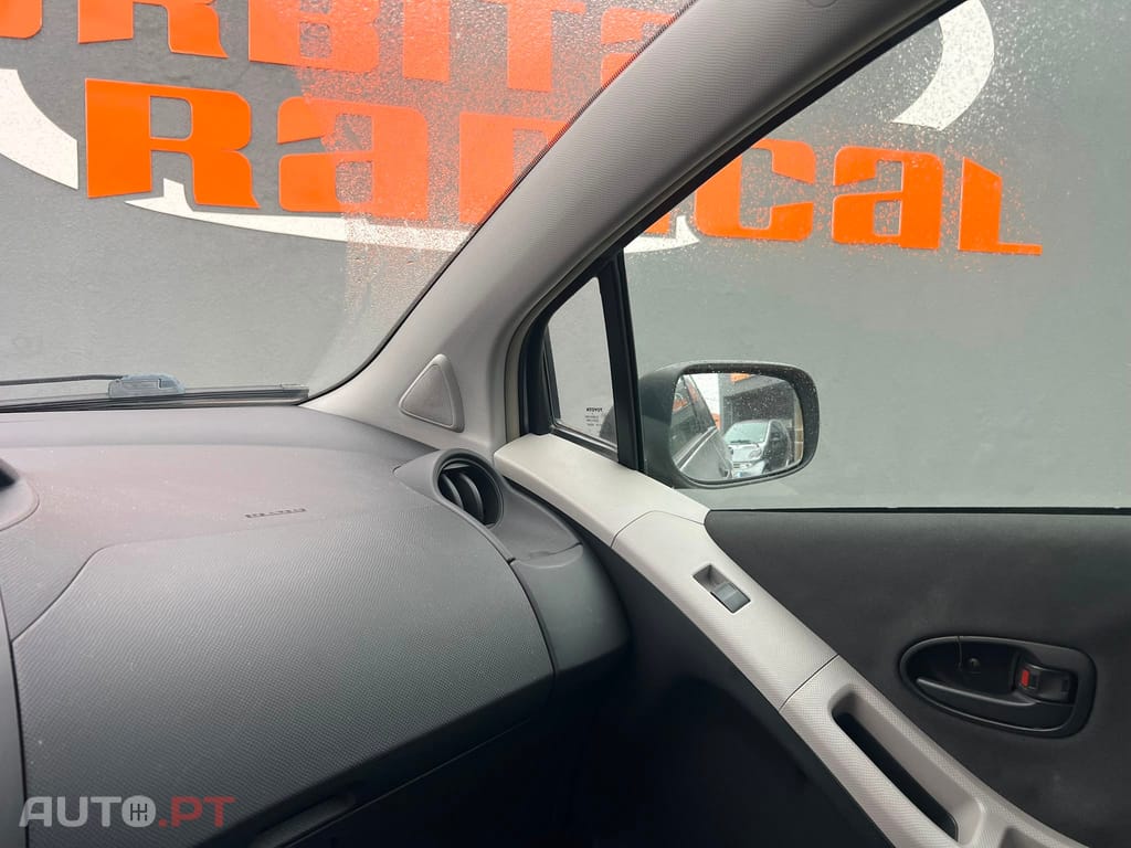 Toyota Yaris 1.0 VVT-i AC