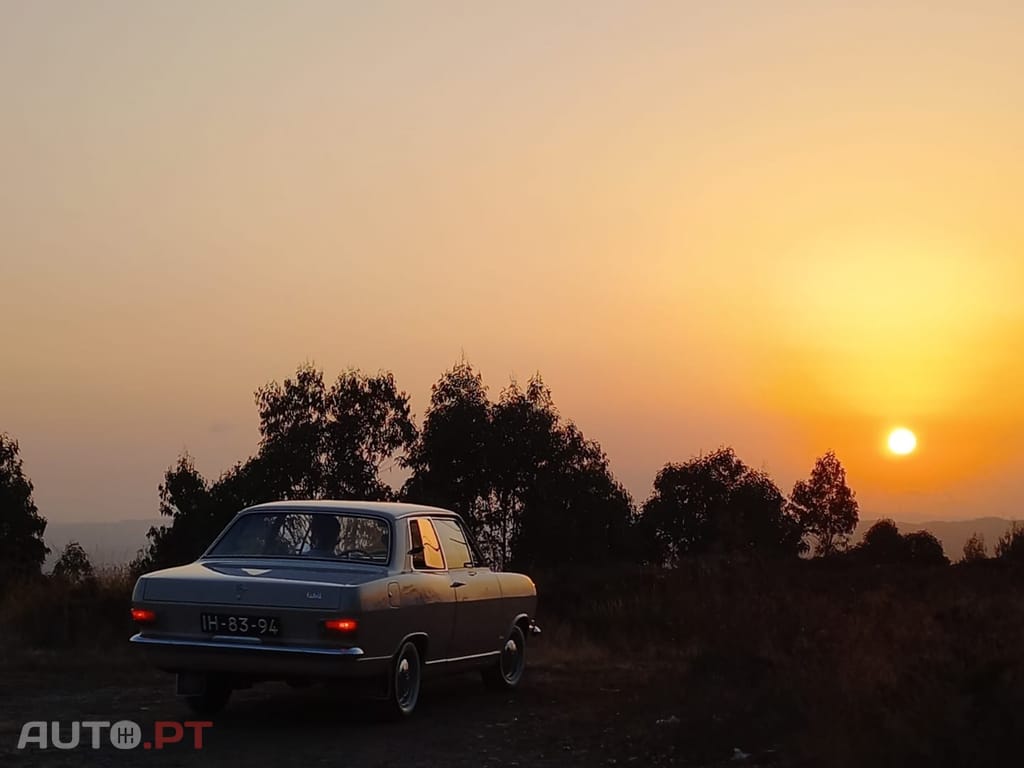 Opel Kadett Sedan 2 door 1.1