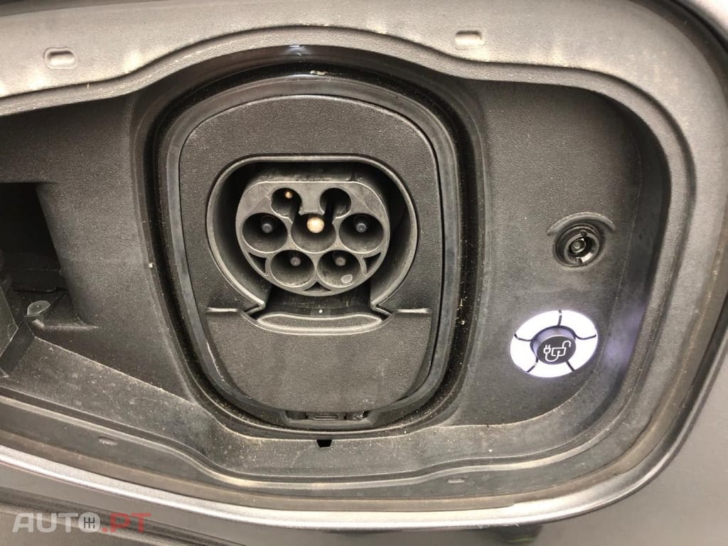 Ford Mustang Mach-E Standard Range