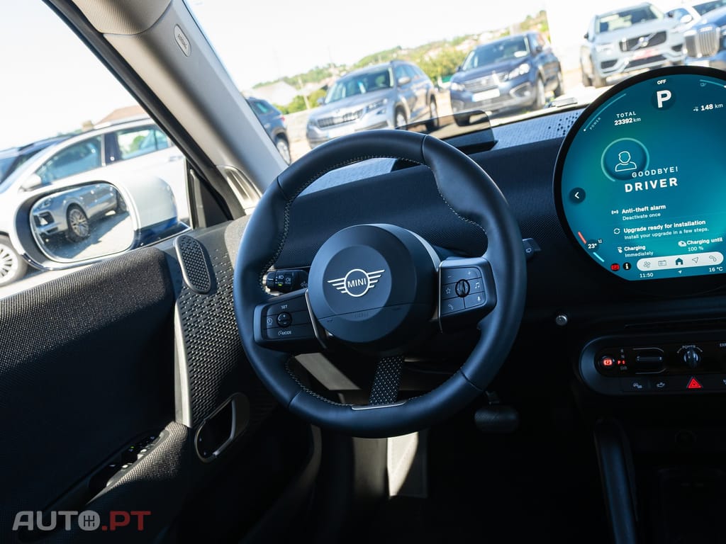 MINI Cooper SE Classic M