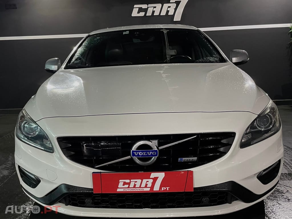 Volvo V60 2.4 D6 R-Design Momentum AWD Phev