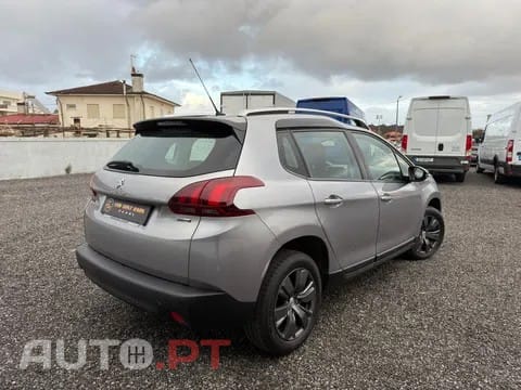 Peugeot 2008 1.2 PureTech Active