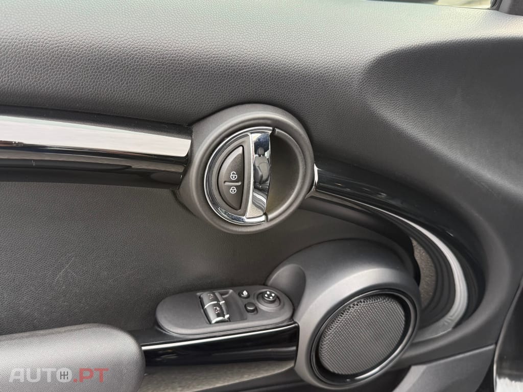 MINI Cooper Cooper SE