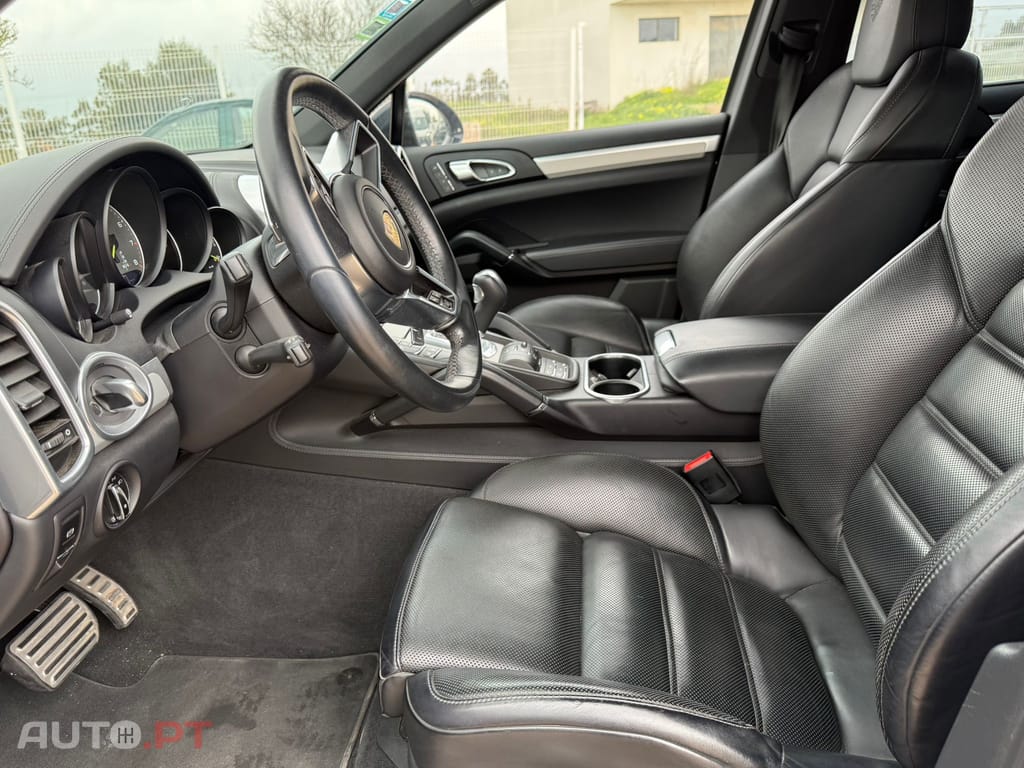 Porsche Cayenne Cayenne S 3.0 V6 E- Hybrid