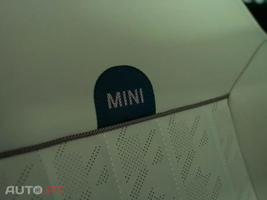 MINI Cooper Cooper C Favoured M