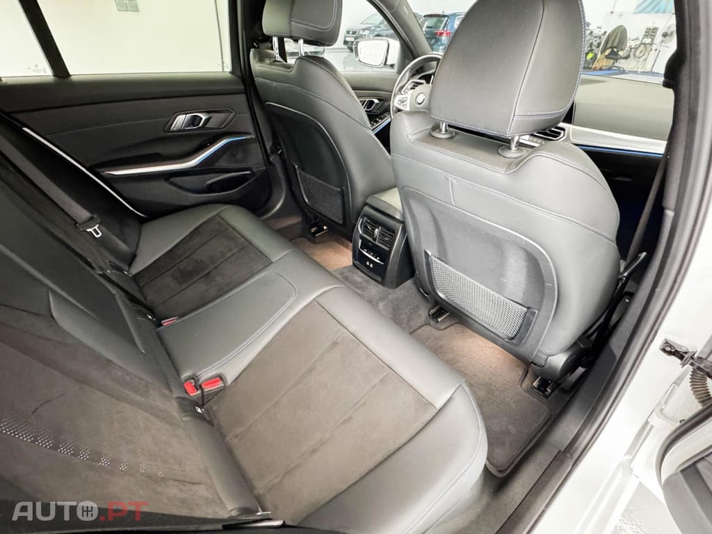 BMW 320 e Touring xDrive Auto Sport