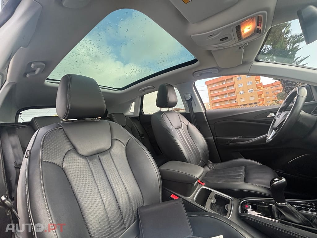 Opel Grandland (X) 1.2 T Design & Tech AT